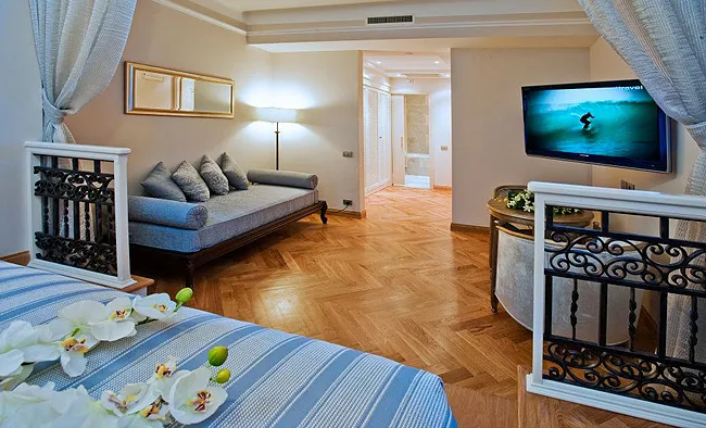 Grand Hotel Savoia, Genova