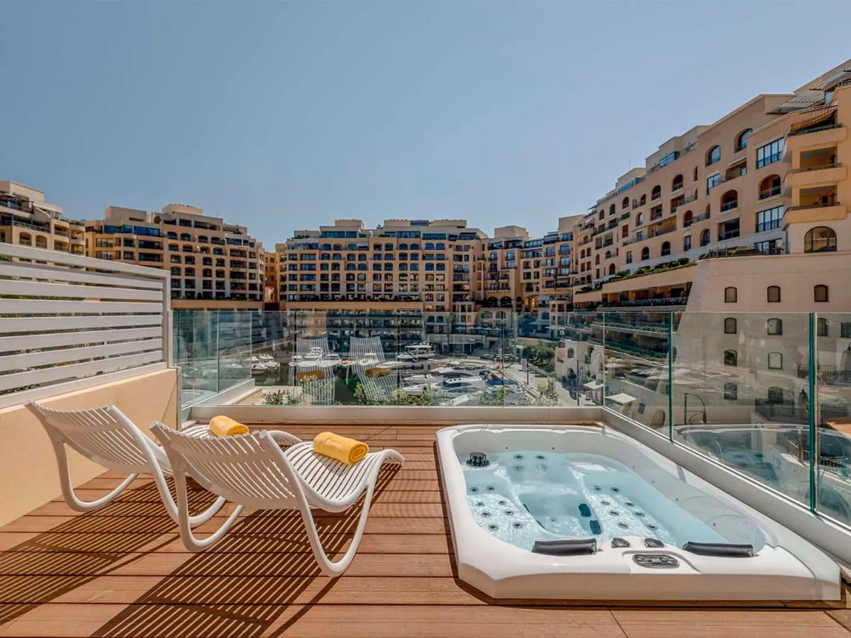 Hilton Malta (St. Julian`s)